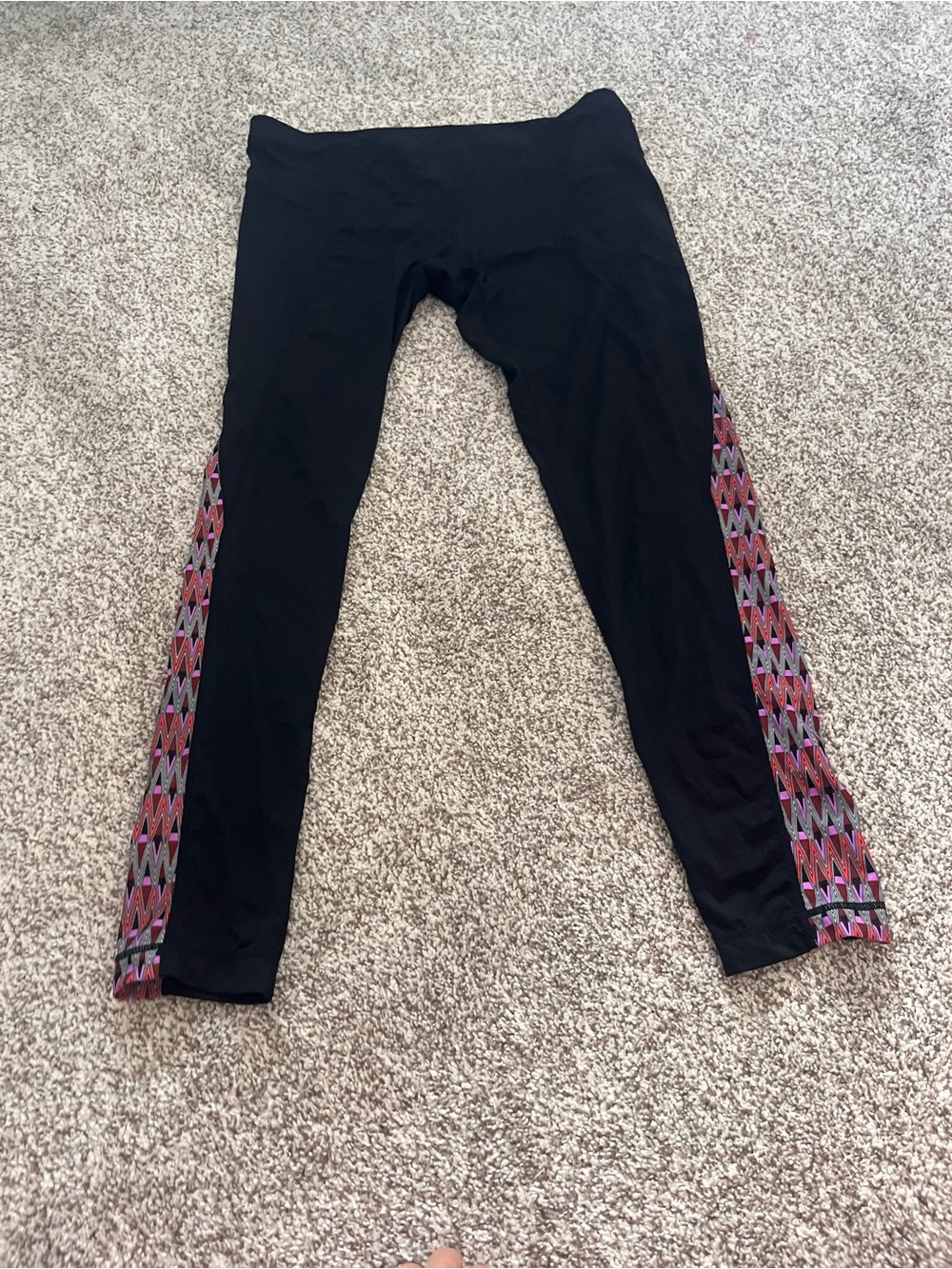 Athleta Women’s Large Black Geometric Side Panel 7/8 Athletic Leggings - Picture 3 of 8